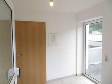 Wohnung zur Miete 360 € 2 Zimmer 65 m² Souterrain frei ab sofort Hügel 11 Lichte 98724