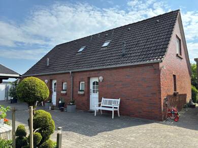 Mehrfamilienhaus zum Kauf provisionsfrei 179.000 € 5 Zimmer 130 m² 1.302 m² Grundstück Halbemond 26524