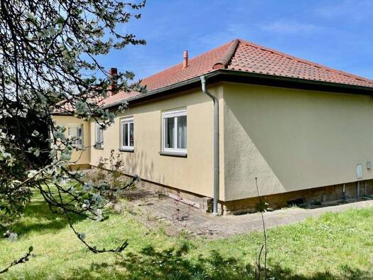 Einfamilienhaus zum Kauf 249.990 € 4 Zimmer 111,5 m² 1.100 m² Grundstück Heidenau 01809