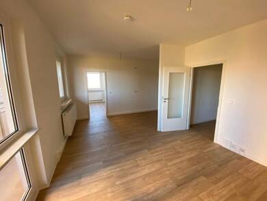Wohnung zur Miete 566 € 3 Zimmer 79,7 m² 4. Geschoss Alexander-Gerbig-Straße 26 Suhl Suhl 98527