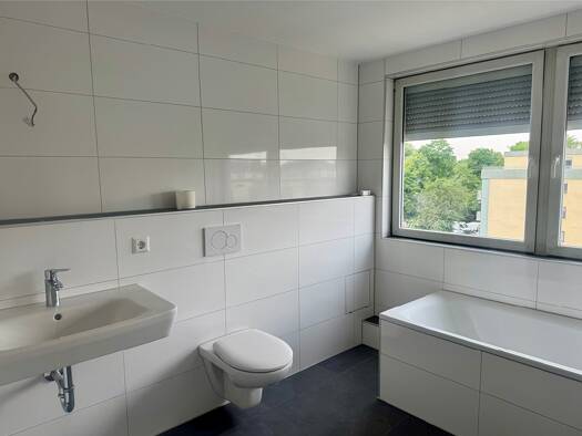 Wohnung zur Miete 1.100 € 3,5 Zimmer 65 m² Geschoss 3/4 frei ab sofort West Ludwigshafen am Rhein 67059