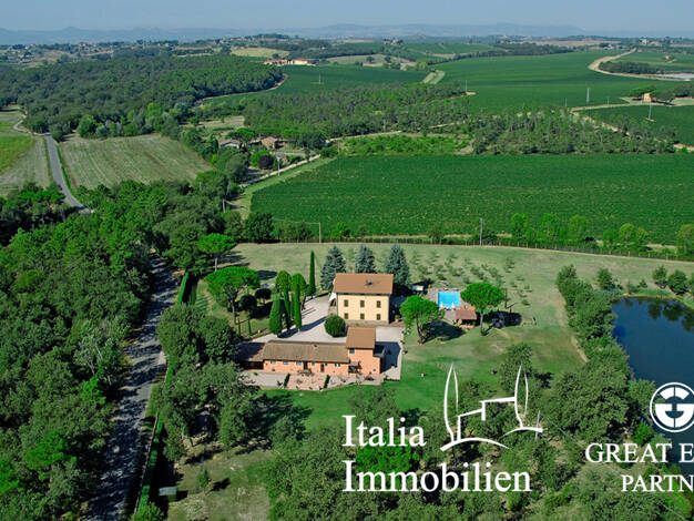 Bauernhaus zum Kauf 1.600.000 € 34 Zimmer 830 m² 40.000 m² Grundstück Cortona 52044