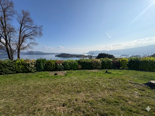 Grundstück zum Kauf 420.000 € 2.700 m² Grundstück Baugenehmigung vorhanden frei ab sofort Via al monte rosso Verbania 28922