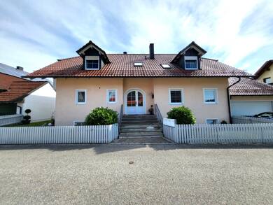 Wohnung zur Miete 1.100 € 3 Zimmer 100 m² Dachgeschoss, 1. Geschoss frei ab 01.10.2025 Furth Furth 84095