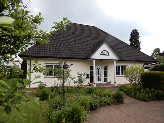 Bungalow zum Kauf 339.000 € 6 Zimmer 222,7 m² 668 m² Grundstück frei ab sofort Farge Bremen 28777
