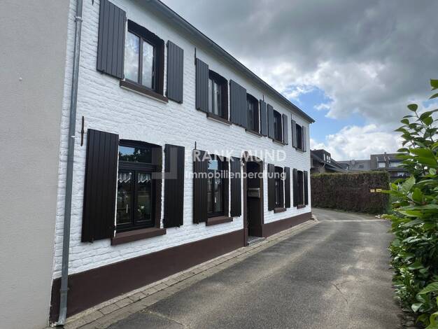 Mehrfamilienhaus zum Kauf 8 Zimmer 241 m² 532 m² Grundstück Broich Mönchengladbach 41179