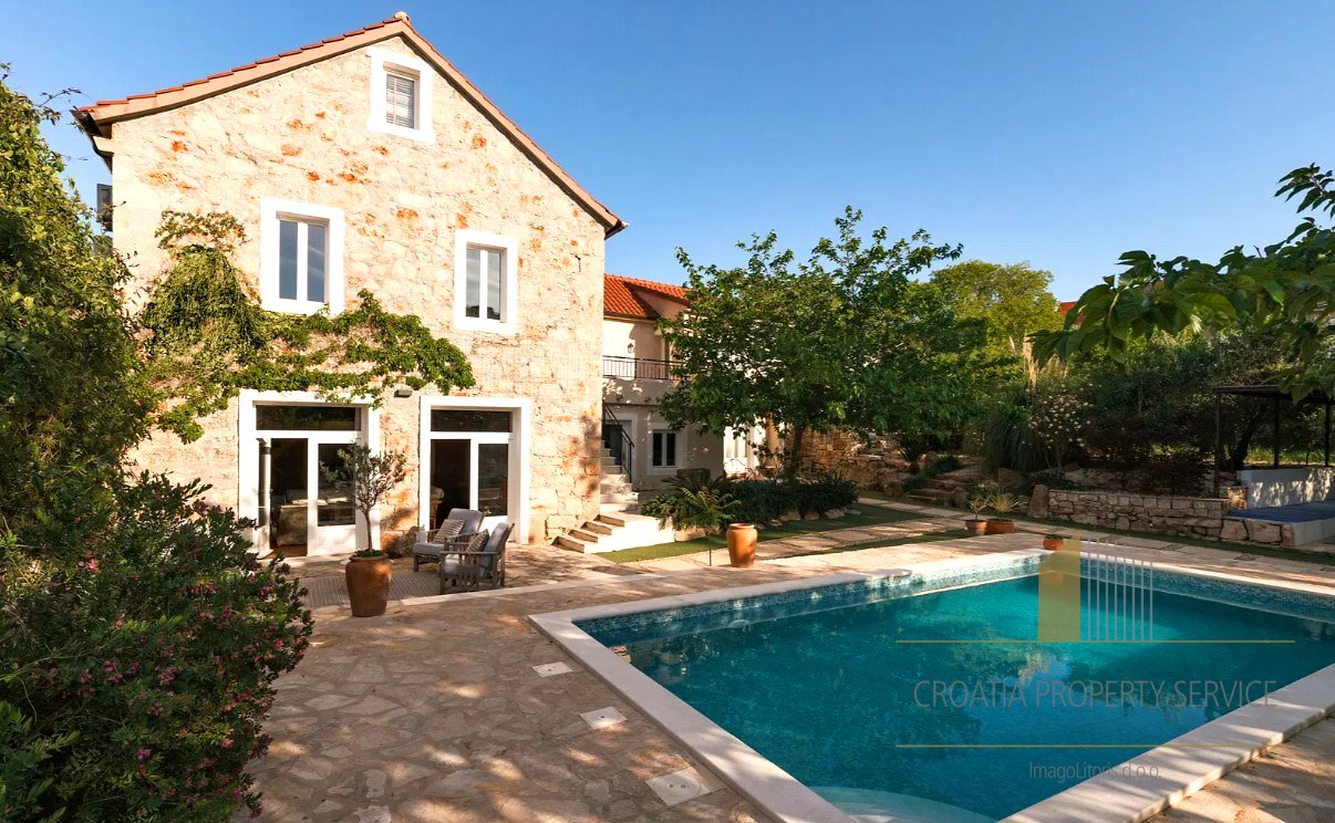 Einfamilienhaus zum Kauf 1.570.000 € 255 m²<br/>Wohnfläche Hvar 21450