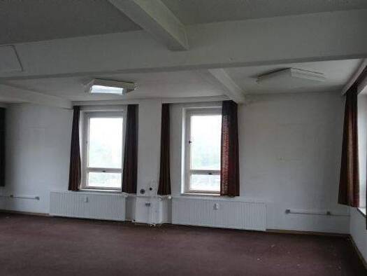 Bürofläche zur Miete provisionsfrei 140 € 2 Zimmer 65,2 m² Bürofläche teilbar ab 65,2 m² Auerbach 08209