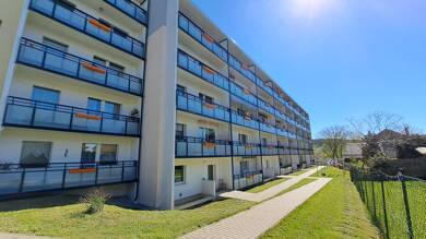 Wohnung zur Miete 325 € 2 Zimmer 57 m² 2. Geschoss frei ab sofort Anton-Günther-Str. 8 Thalheim/Erzgebirge 09380