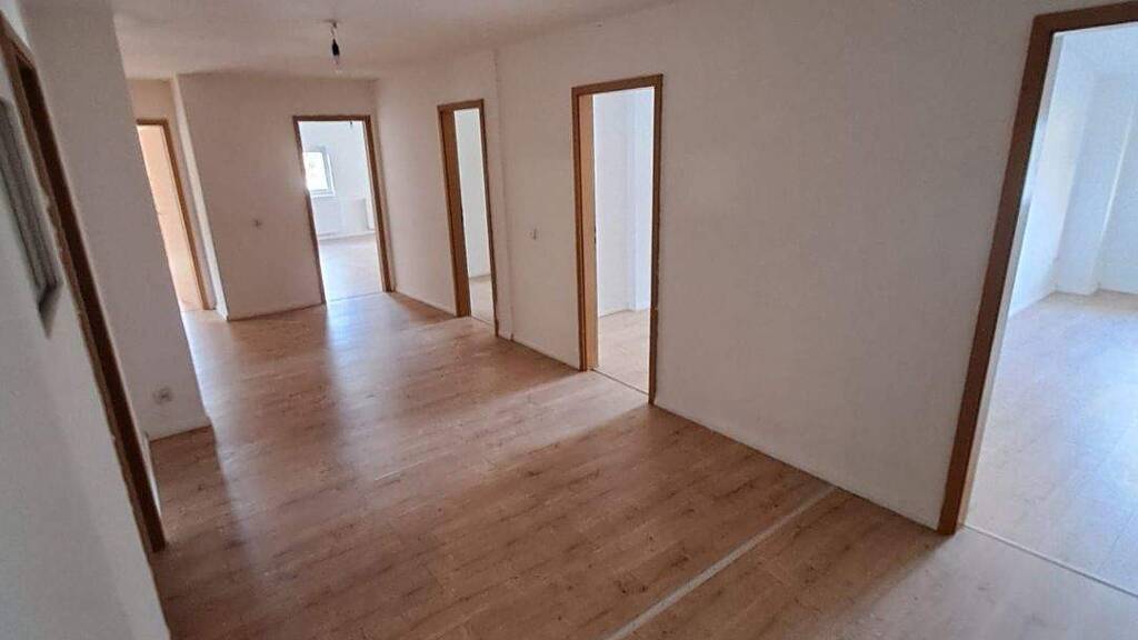WG-Zimmer zur Miete 700 € 4 Zimmer 120 m² 1. Geschoss frei ab sofort Hauptstraße 21 Langenholzhausen Kalletal 32689