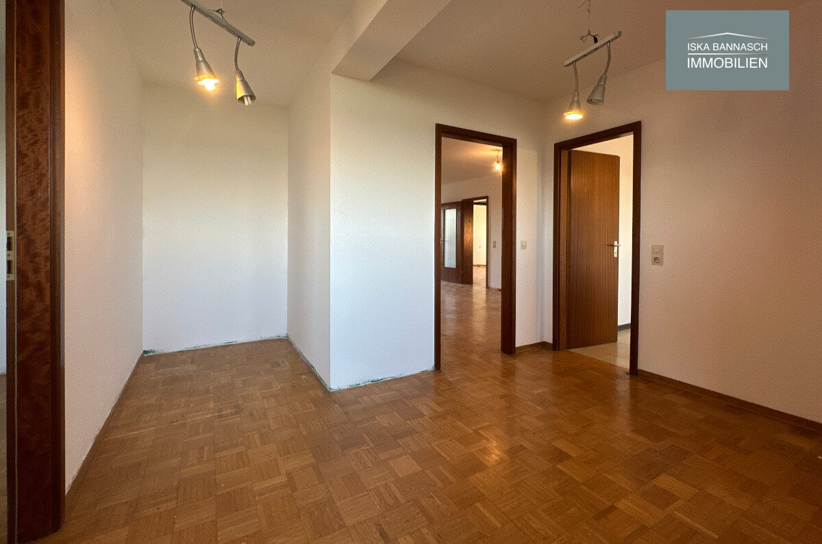 Wohnung zum Kauf 294.000 € 4 Zimmer 100 m²<br/>Wohnfläche Hirschlanden Ditzingen / Hirschlanden 71254