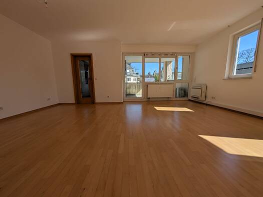 Wohnung zur Miete 1.300 € 3 Zimmer 94 m² Geschoss 2/4 frei ab 01.05.2026 Innenstadt Trier 54290