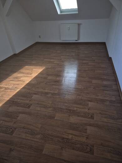 Wohnung zur Miete 358 € 3 Zimmer 68 m² Dachgeschoss, 3. Geschoss frei ab sofort Paul-Greifzu-Straße 9 Gröba Riesa 01591