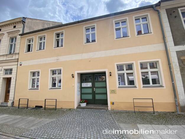 Mehrfamilienhaus zum Kauf als Kapitalanlage geeignet 182.000 € 330 m² 615 m² Grundstück Hauptstr. 48 Luckau Luckau 15926