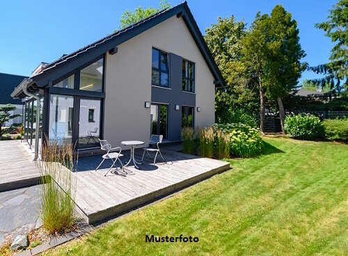 Einfamilienhaus zum Kauf 700.000 € 5 Zimmer 171 m²<br/>Wohnfläche 393 m²<br/>Grundstück Sindelfingen 201 Sindelfingen 71069