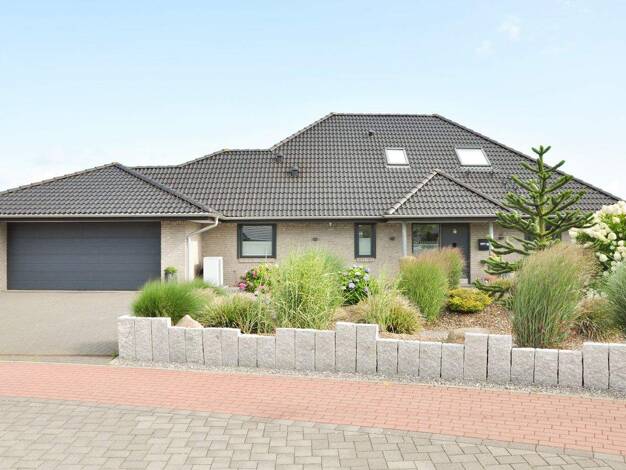 Haus zum Kauf 750.000 € 6 Zimmer 215 m² 833 m² Grundstück Kropp 24848