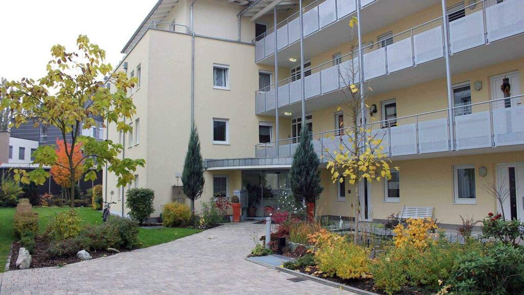 Studio zur Miete 650 € 2 Zimmer 60 m² 1. Geschoss frei ab 01.03.2026 Deggendorf 94469