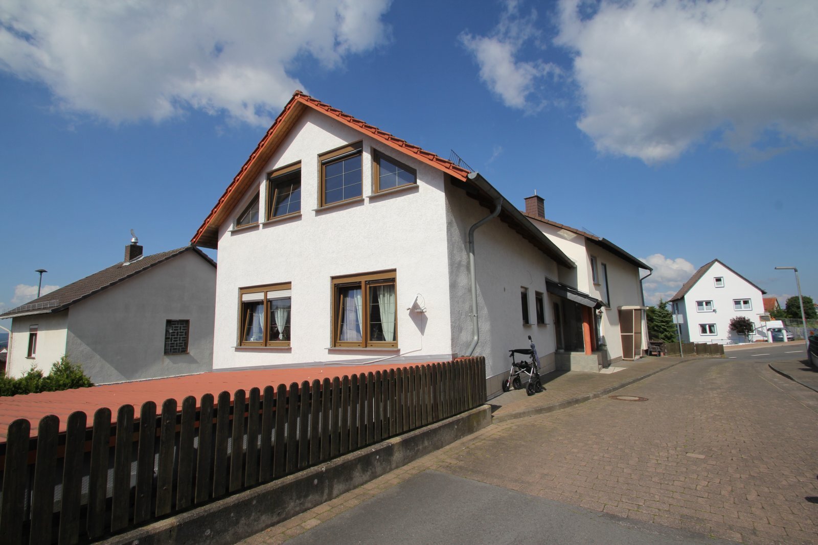 Einfamilienhaus zum Kauf provisionsfrei 250.000 € 8 Zimmer 259 m²<br/>Wohnfläche 1.040 m²<br/>Grundstück Heckenweg 2 Neuerode Meinhard 37276