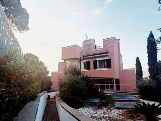 Villa zum Kauf 690.000 € 10 Zimmer 220 m² 1.000 m² Grundstück Livorno