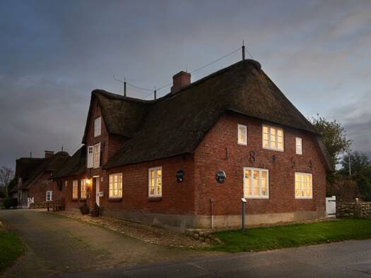 Mehrfamilienhaus zum Kauf 1.500.000 € 9 Zimmer 274 m² 420 m² Grundstück Oldsum 25938
