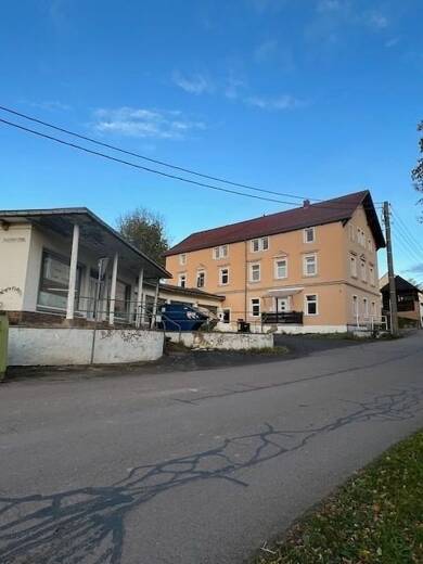 Mehrfamilienhaus zum Kauf 189.000 € 20 Zimmer 352 m² 1.550 m² Grundstück Hanno-Günther-Straße 7 Leuben Nossen 01683
