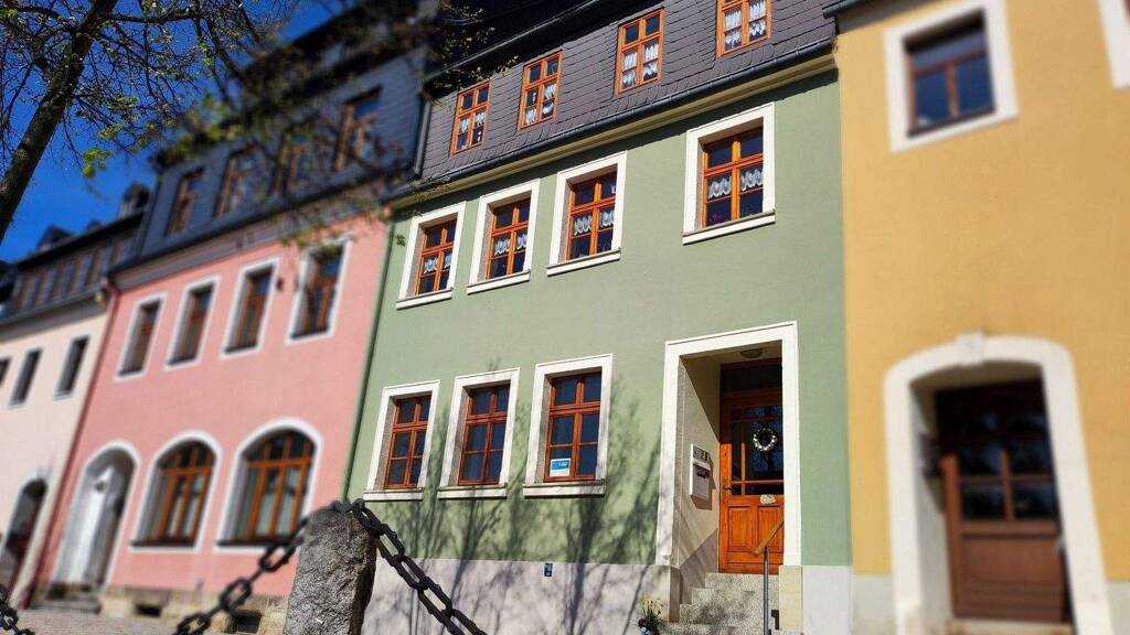 Einfamilienhaus zum Kauf 279.000 € 9 Zimmer 246 m² 170 m² Grundstück Wolkenstein 09429