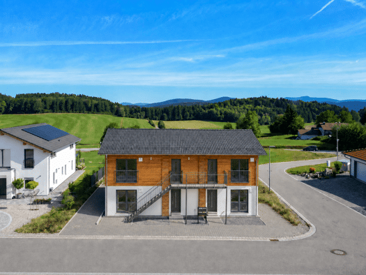 Mehrfamilienhaus zum Kauf - Erstbezug als Kapitalanlage geeignet 1.149.000 € 10 Zimmer 366 m² 674 m² Grundstück Am Koppenbach 45 Untermitterndorf Kirchberg i.Wald 94259
