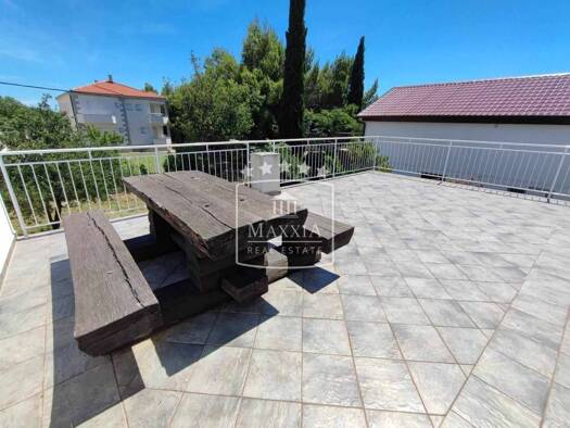 Haus zum Kauf 379.000 € 6 Zimmer 190 m² Starigrad Starigrad