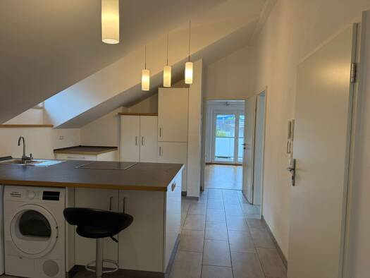 Wohnung zur Miete 1.350 € 3 Zimmer 96 m² Geschoss 2/2 frei ab sofort Süd Rosenheim 83026