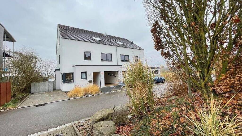 Doppelhaushälfte zur Miete 3.633 € 6 Zimmer 160 m² 220 m² Grundstück Holzgerlingen 71088