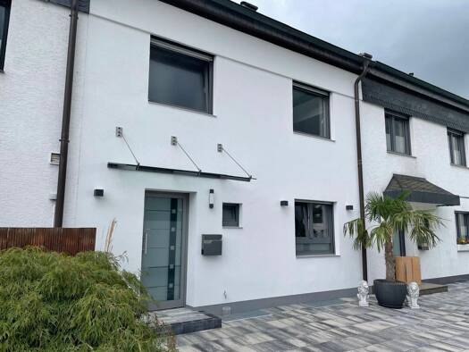 Reihenhaus zur Miete 2.000 € 5 Zimmer 150 m² frei ab 01.02.2026 Richrath Langenfeld (Rheinland) 40764