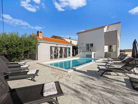 Haus zum Kauf 425.000 € 5 Zimmer 145 m² Polaca Polača