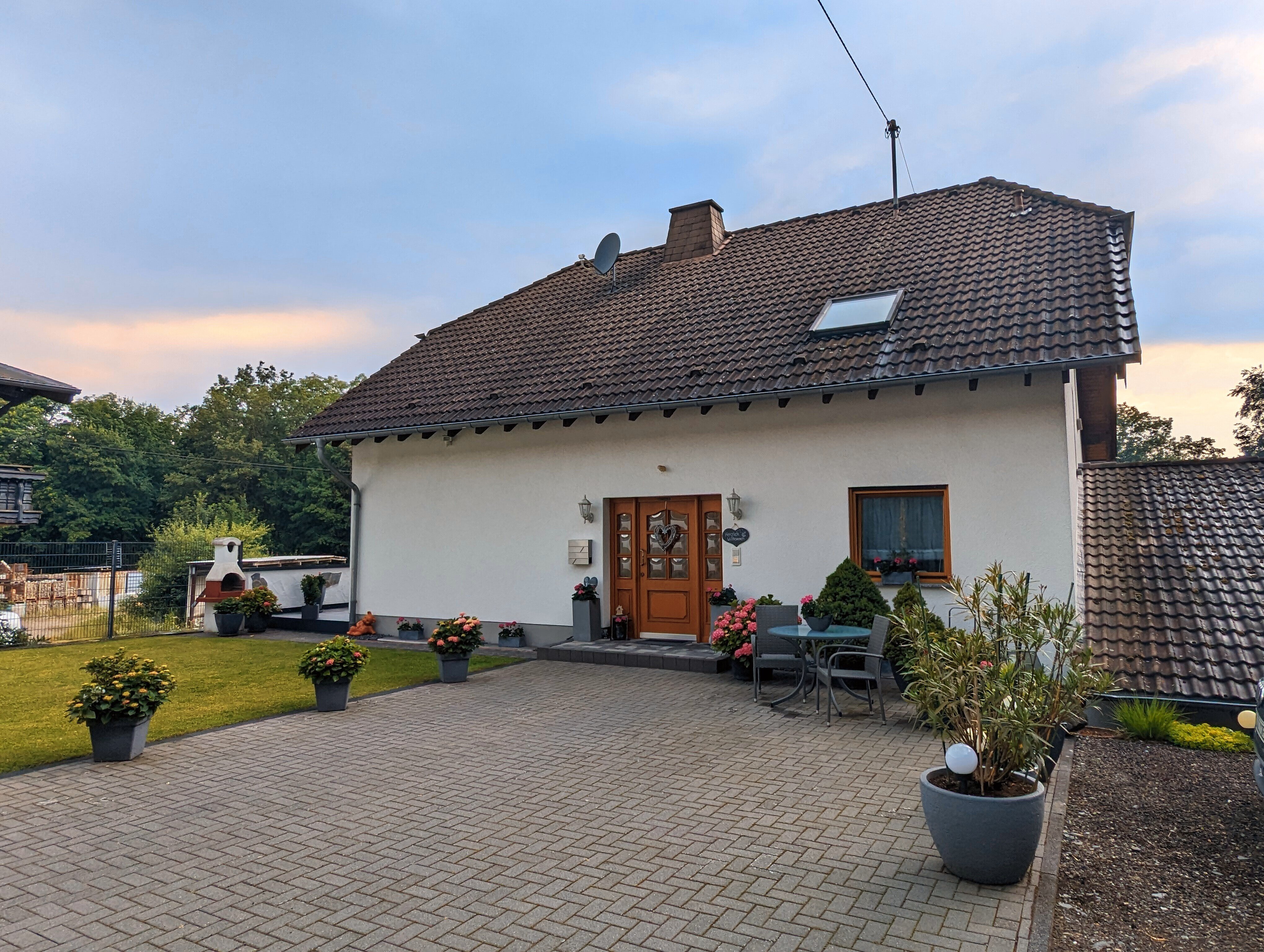 Haus zum Kauf 375.000 € 5 Zimmer 165 m²<br/>Wohnfläche 720 m²<br/>Grundstück Kleinmaischeid Kleinmaischeid 56271