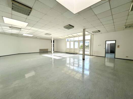 Bürogebäude zur Miete 11.700 € 2.130 m² Bürofläche Gebersdorf Nürnberg 90449