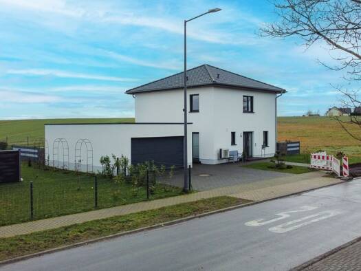 Stadthaus zur Miete 1.600 € 5 Zimmer 150 m² 850 m² Grundstück frei ab 01.11.2026 Lutzerath Lutzerath 56826