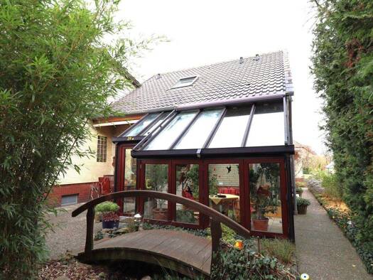 Mehrfamilienhaus zum Kauf 299.000 € 9 Zimmer 252 m² 1.045 m² Grundstück Glentorf Königslutter am Elm / Glentorf 38154