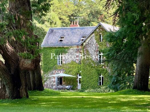 Einfamilienhaus zum Kauf 1.430.000 € 14 Zimmer 755 m² 60.000 m² Grundstück Richelieu 37120