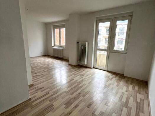 Wohnung zur Miete 760 € 3 Zimmer 72 m² Geschoss 2/5 frei ab 01.11.2026 Spiegelstraße 5 Innenstadt Fürth 90762