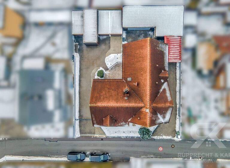 Mehrfamilienhaus zum Kauf 599.000 € 7 Zimmer 240 m² 800 m² Grundstück Burglengenfeld 93133