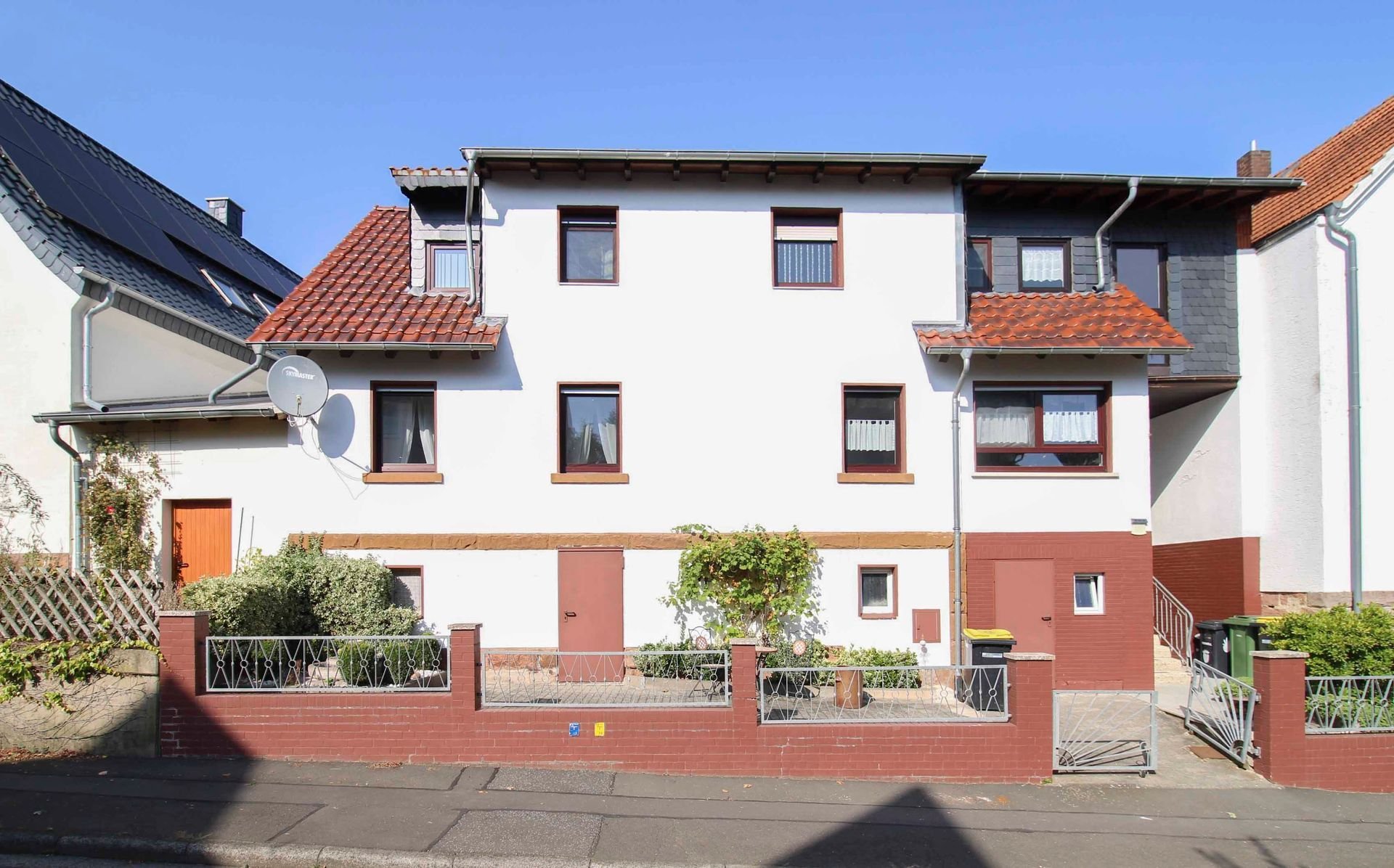 Immobilie zum Kauf als Kapitalanlage geeignet 339.000 € 8 Zimmer 169 m²<br/>Fläche 586 m²<br/>Grundstück Schröck Marburg 35043