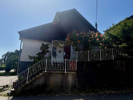 Haus zum Kauf 365.000 € 4 Zimmer 107 m² 409 m² Grundstück frei ab sofort Freiherr-vom-Stein-Str. 1 Mendig 56743