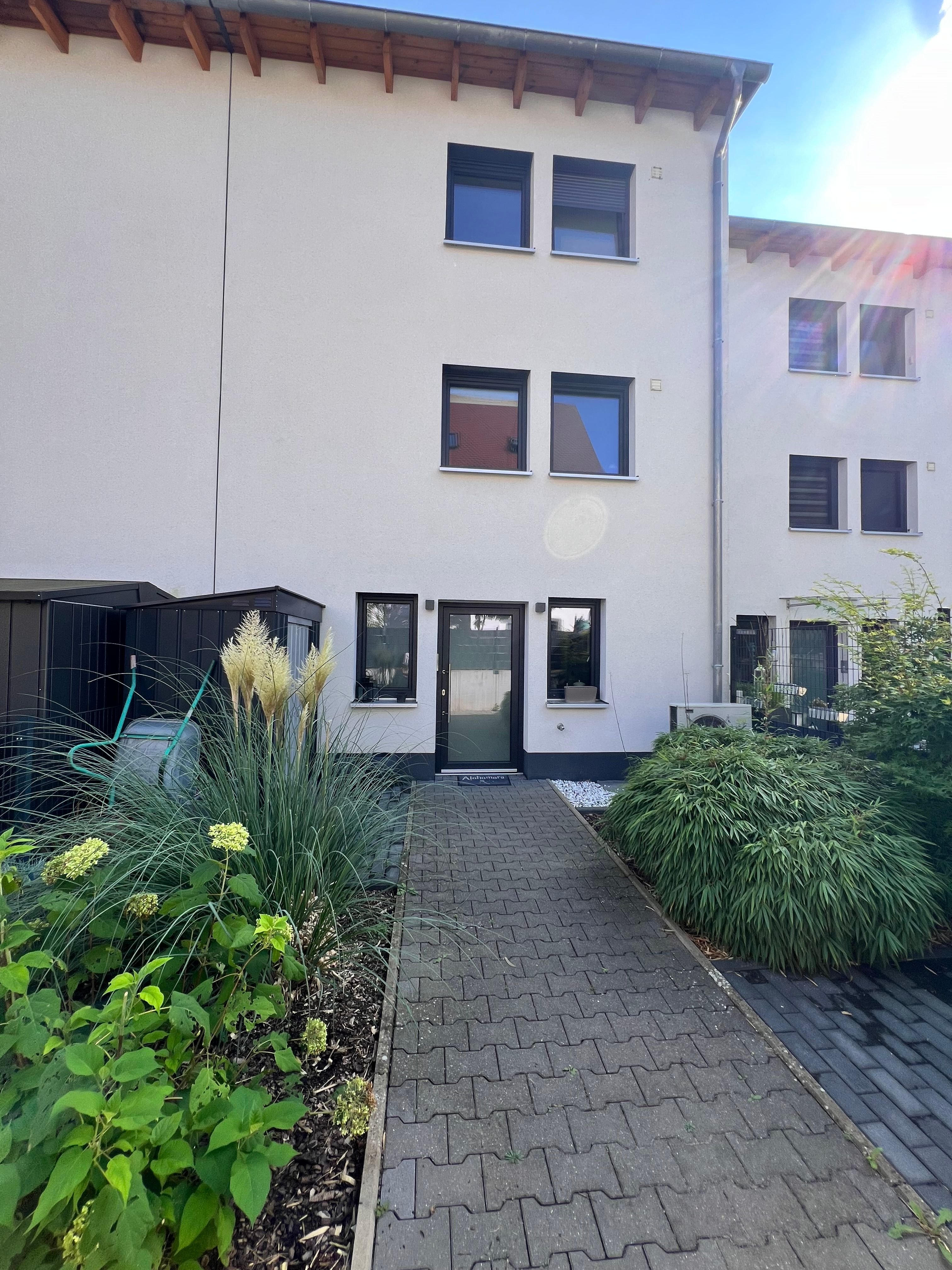 Reihenmittelhaus zum Kauf provisionsfrei 680.000 € 5 Zimmer 200 m²<br/>Wohnfläche 150 m²<br/>Grundstück Nürnberger Straße 35b Großhabersdorf Großhabersdorf 90613