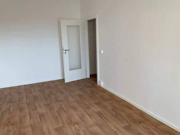 Wohnung zur Miete 457 € 2 Zimmer 68,1 m² 4. Geschoss frei ab 01.05.2026 Stuttgarter Allee 14 Grünau-Mitte Leipzig 04209