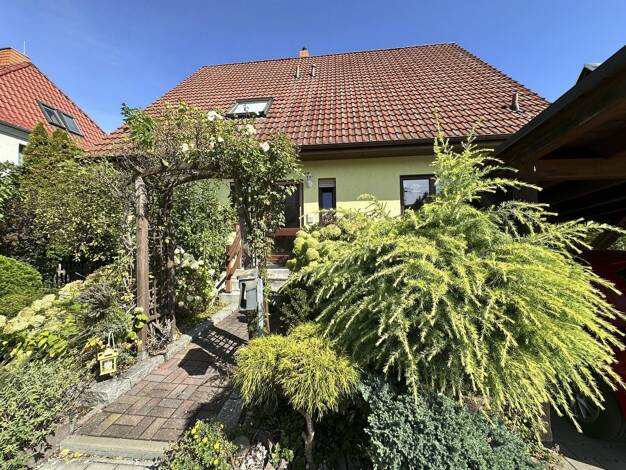 Haus zum Kauf 410.000 € 7 Zimmer 153 m² 740 m² Grundstück Niederplanitz Zwickau 08062