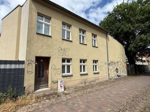 Stadthaus zum Kauf 169.000 € 6 Zimmer 130 m² 343 m² Grundstück frei ab sofort Neuruppin 16816