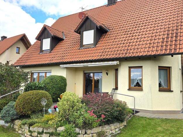 Einfamilienhaus zum Kauf provisionsfrei 849.000 € 6 Zimmer 162 m² 659 m² Grundstück Roßtal 90574