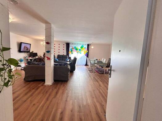 WG-Zimmer zur Miete 1.260 € 3 Zimmer 100 m² EG frei ab sofort Graf-Hartmann-Straße 5/1 Markgröningen 71706