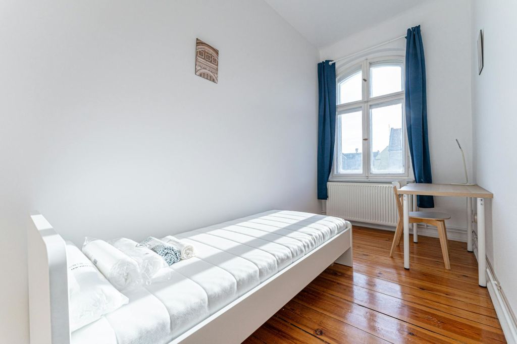 Wohnung zur Miete Wohnen auf Zeit 699 € 1 Zimmer 9 m²<br/>Wohnfläche 06.01.2025<br/>Verfügbarkeit KANTSTR Charlottenburg Berlin 10625