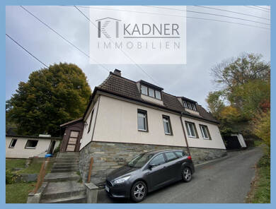 Doppelhaushälfte zum Kauf 36.000 € 4 Zimmer 93 m² 901 m² Grundstück Hofer Str. 25 Pirk Weischlitz / Pirk 08538