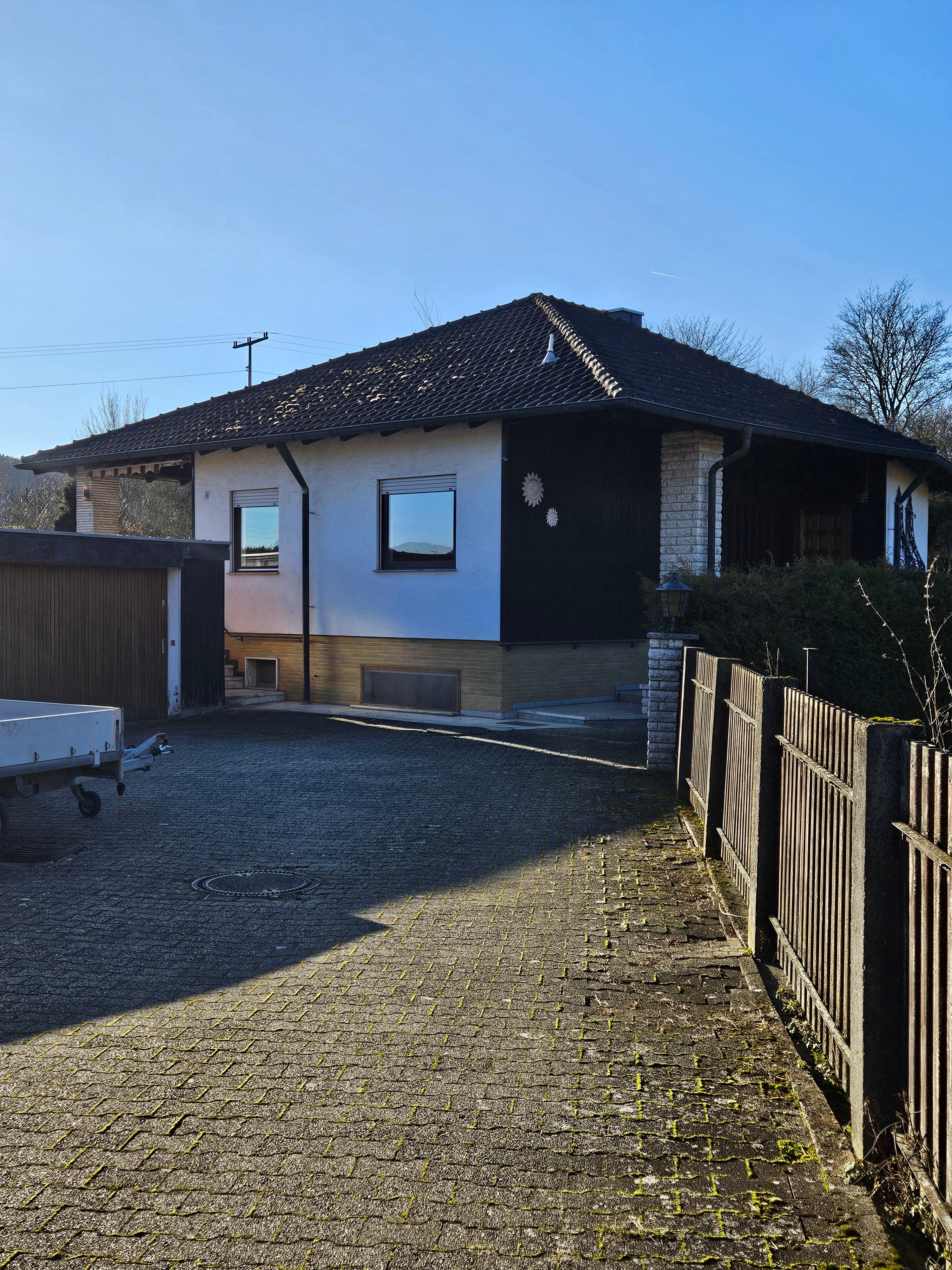 Einfamilienhaus zum Kauf 446.000 € 8 Zimmer 200 m²<br/>Wohnfläche 1.010 m²<br/>Grundstück Dollnstein Dollnstein 91795